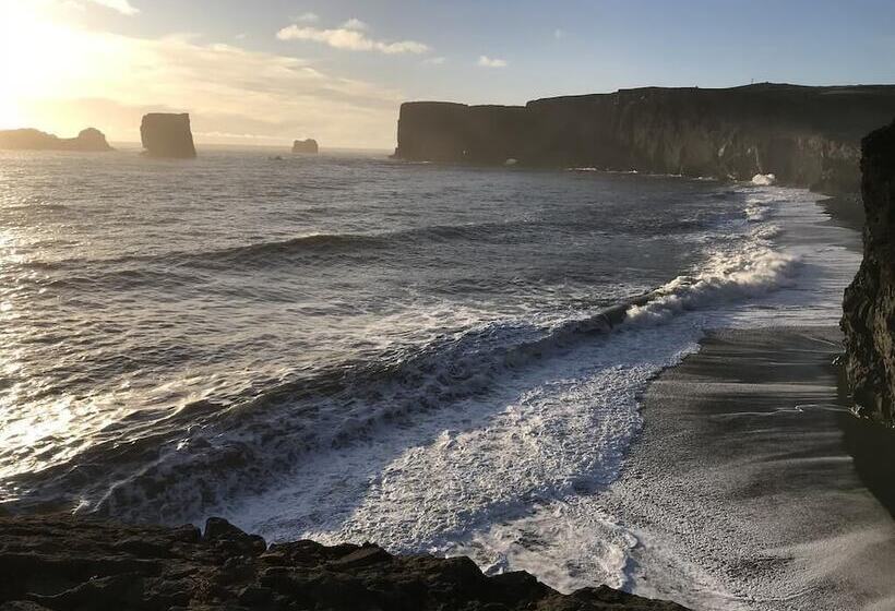 تختخواب و صبحانه Guesthouse Rauðafell