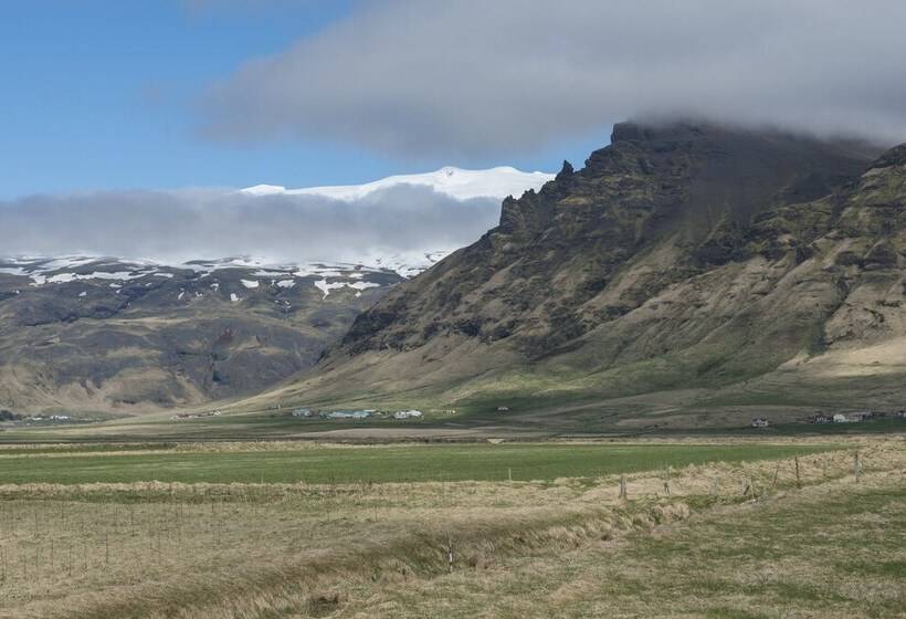 تختخواب و صبحانه Guesthouse Rauðafell