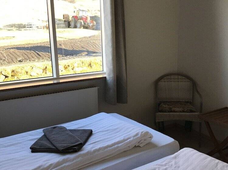 تختخواب و صبحانه Guesthouse Rauðafell