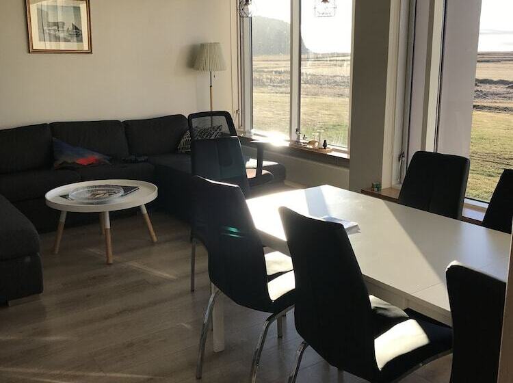 تختخواب و صبحانه Guesthouse Rauðafell