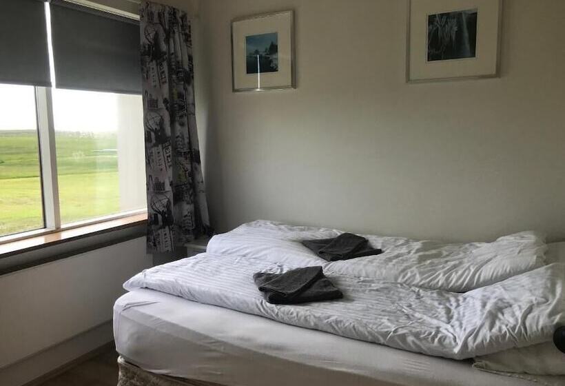 تختخواب و صبحانه Guesthouse Rauðafell