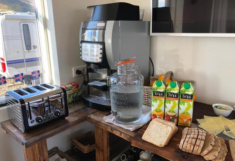 تختخواب و صبحانه Hrafnavellir Guest House
