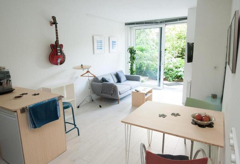 تختخواب و صبحانه M&m Bed&bubbles