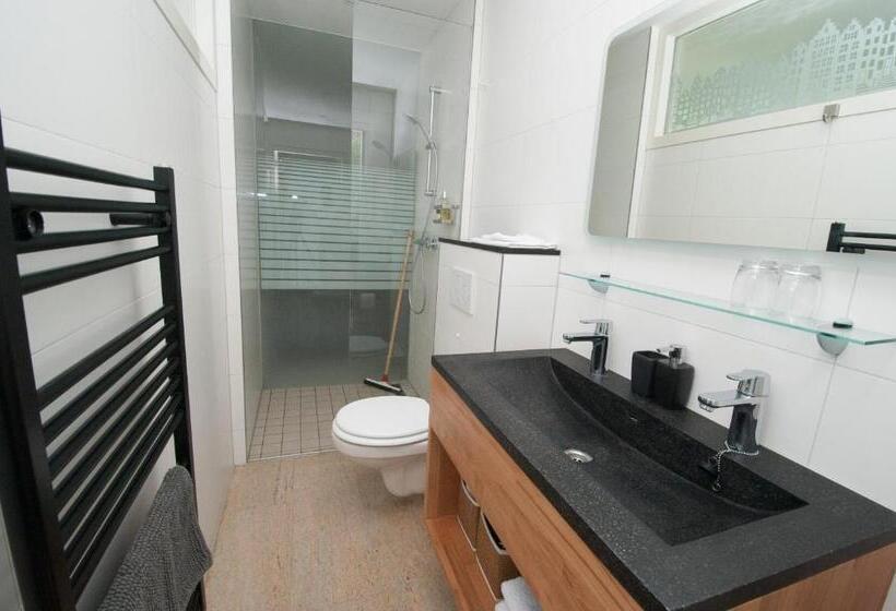 تختخواب و صبحانه M&m Bed&bubbles