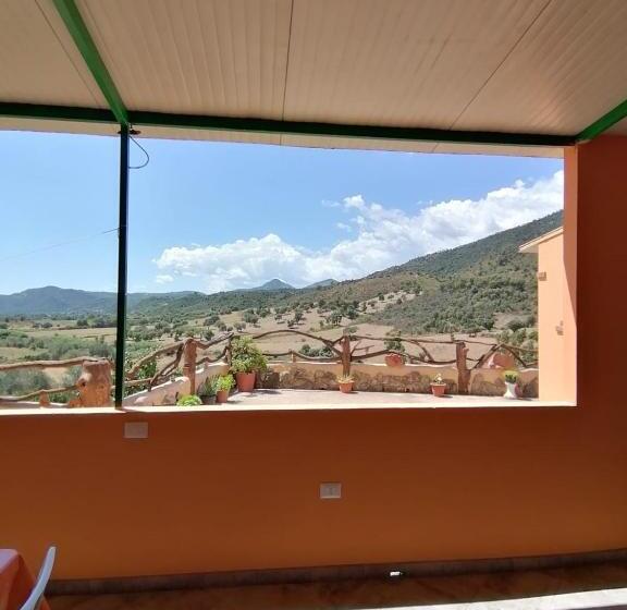 住宿加早餐  Sa Cronta Affitacamere