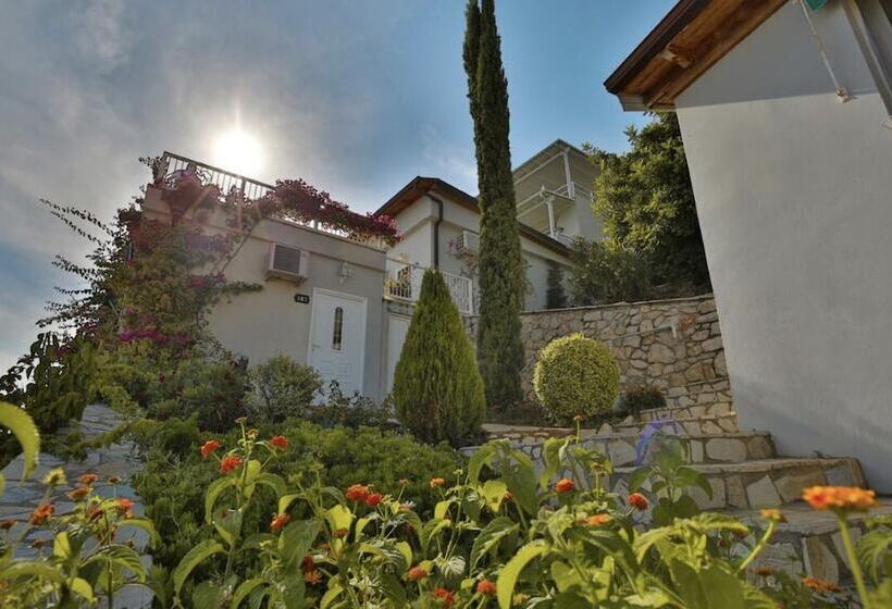 Folie Marine Beach Hotel Club