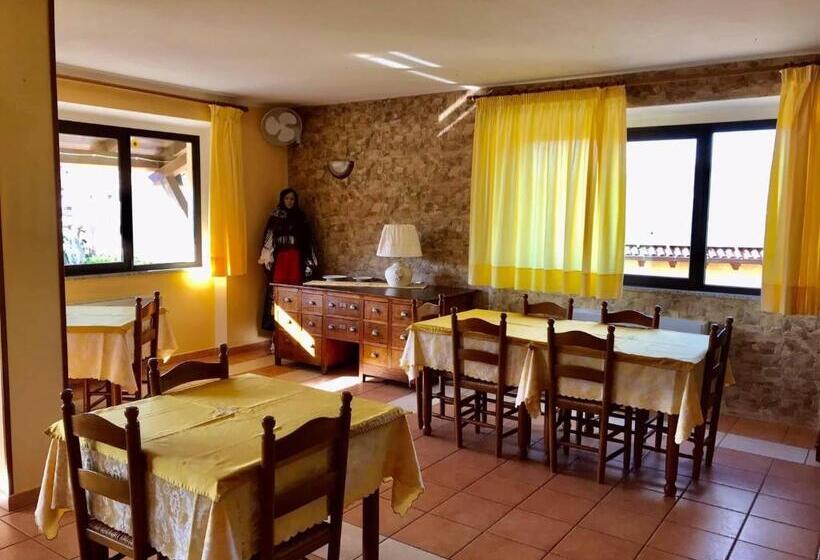 בית מלון כפרי Belvedere Tonara