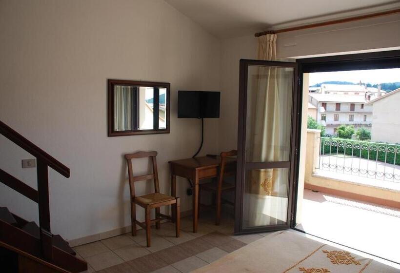 בית מלון כפרי Belvedere Tonara