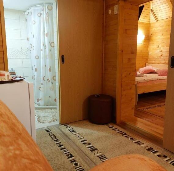 هتل کپسول Etno Selo Eden