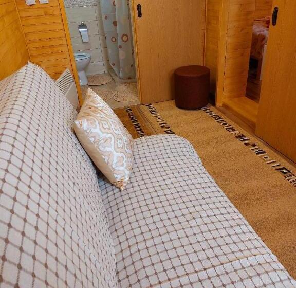 هتل کپسول Etno Selo Eden