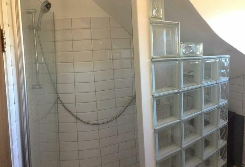 هتل Fagrabrekka Guesthouse