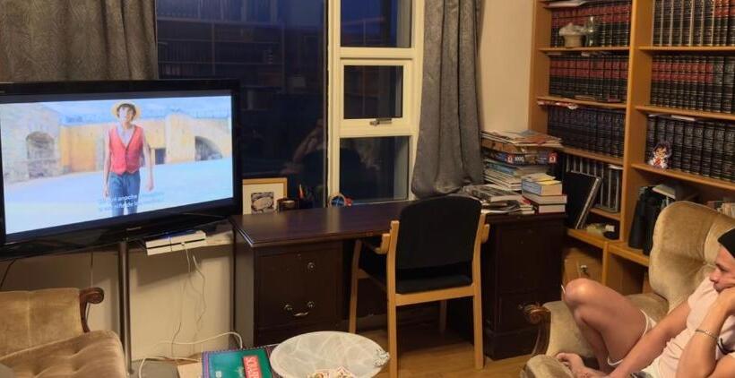 هتل Fagrabrekka Guesthouse