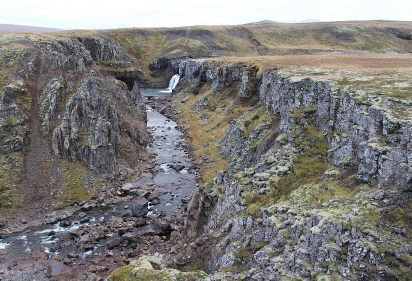 هتل Fagrabrekka Guesthouse