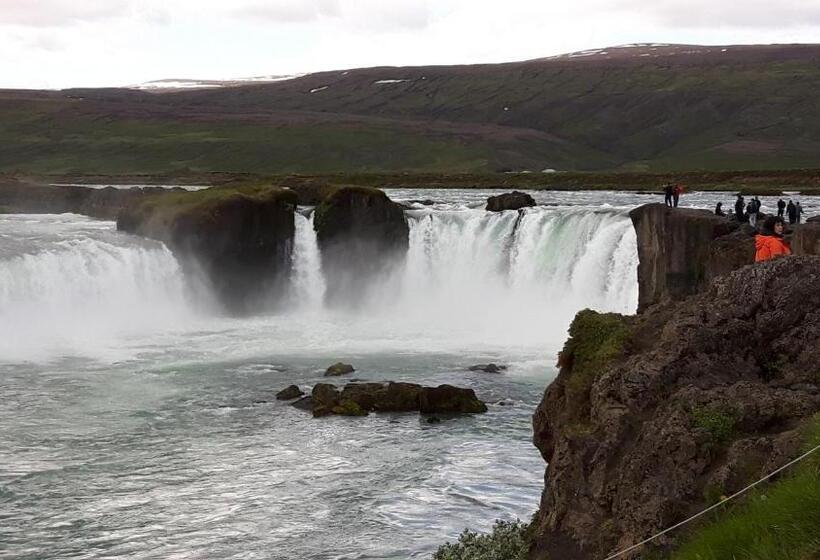 هتل Ljósavatn Guesthouse