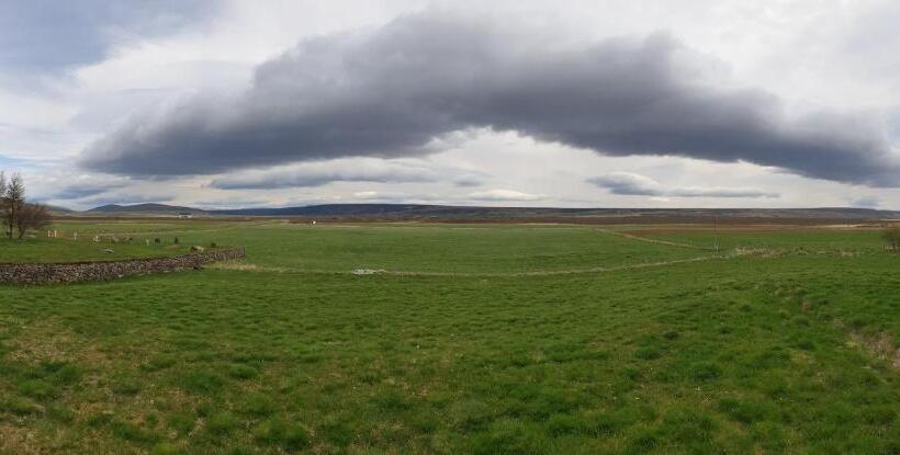 هتل Ljósavatn Guesthouse