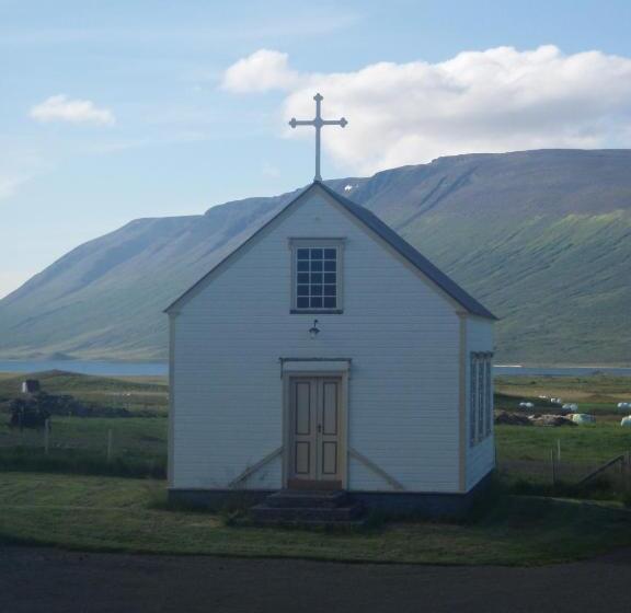 هتل Ljósavatn Guesthouse