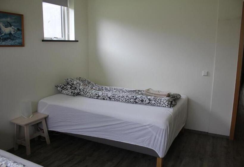 هتل Ljósavatn Guesthouse