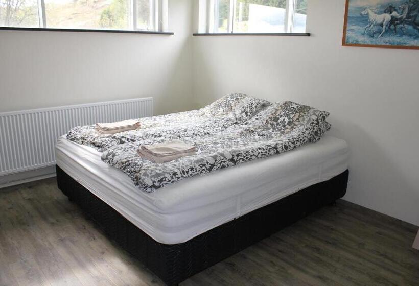 هتل Ljósavatn Guesthouse