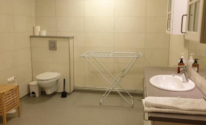 هتل Ljósavatn Guesthouse