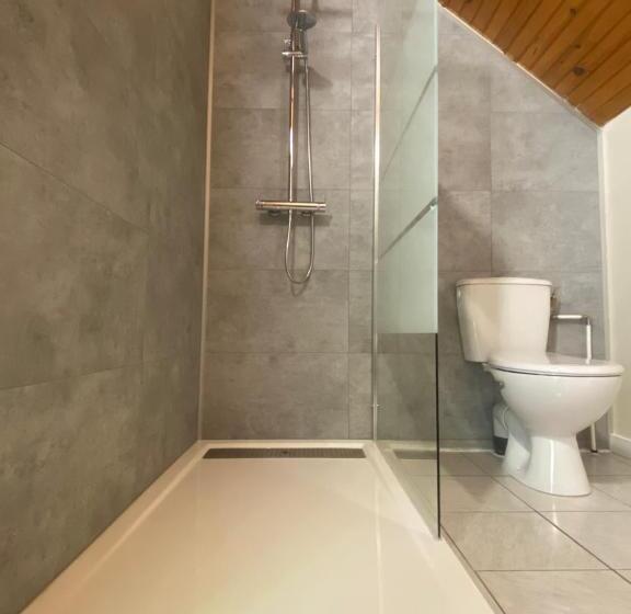 Отель Loire Valley Llama Farm Stay