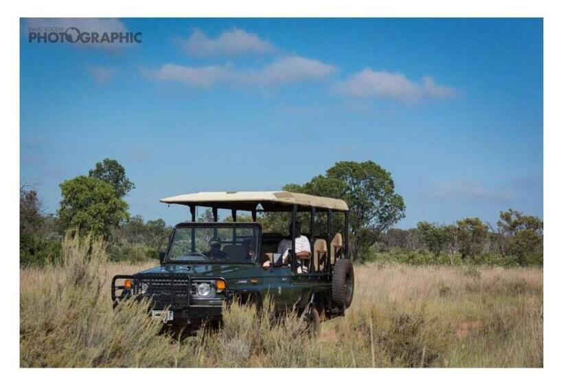 ホテル Ndlovu Safari Lodge