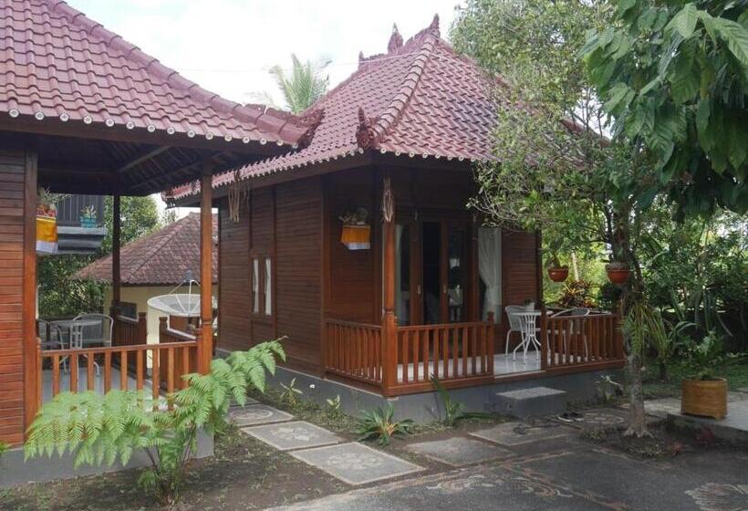 펜션 Adhitya Dharma Guest House