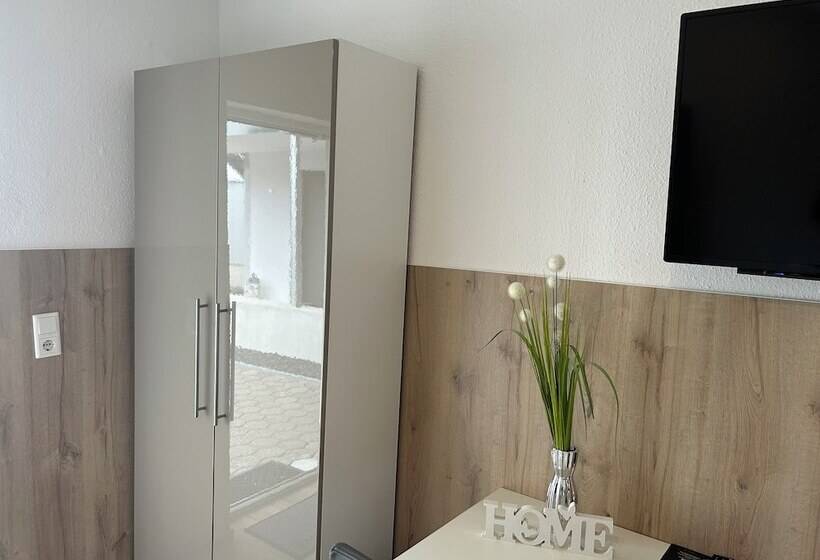 펜션 Gästehaus Estenfeld Bei Würzburg 24 H