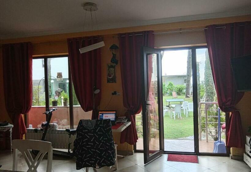 پانسیون Guest House Guriani