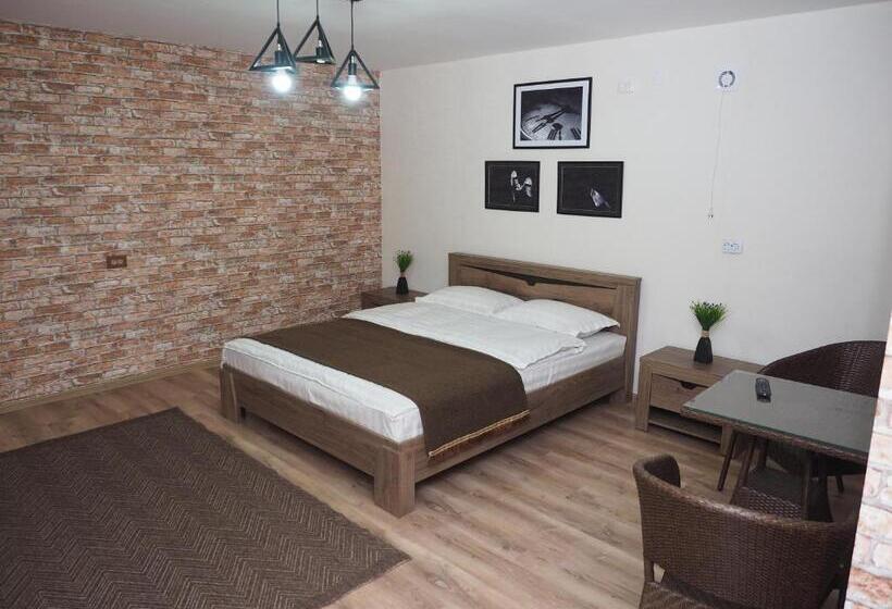 پانسیون Prime Time Guest House