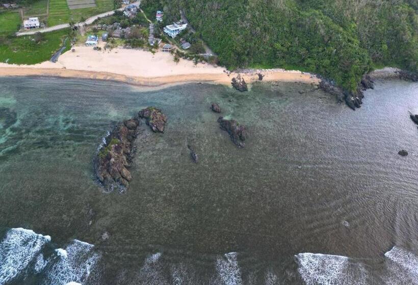 استراحتگاه Puraran Surf Beachfront Suite