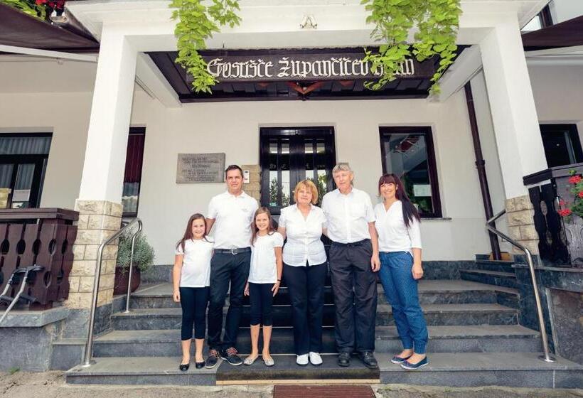 هاستل župančičev Hram