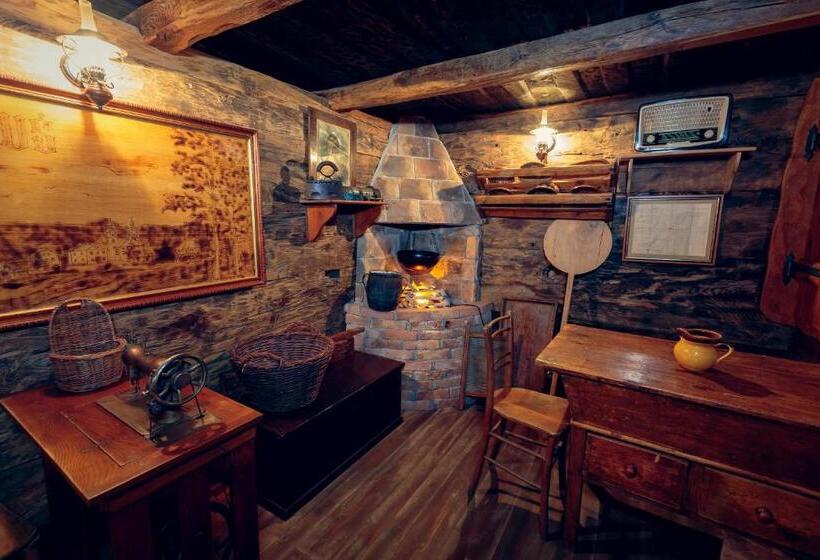 هاستل župančičev Hram