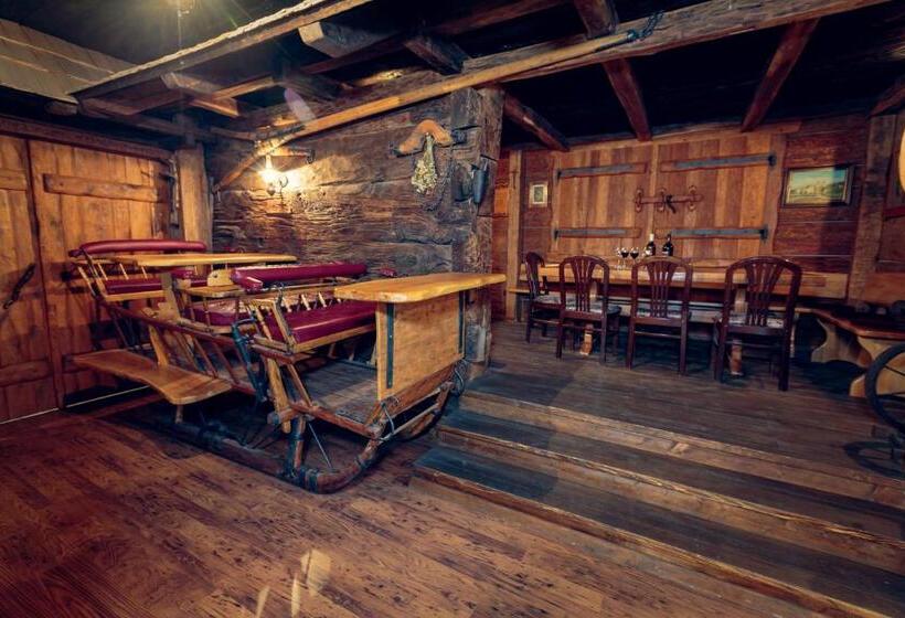 هاستل župančičev Hram