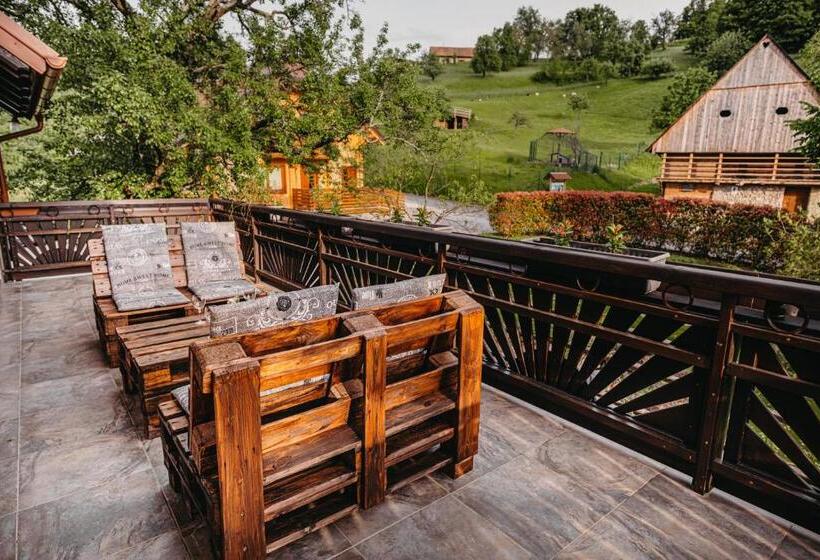 تختخواب و صبحانه Adventure Farm