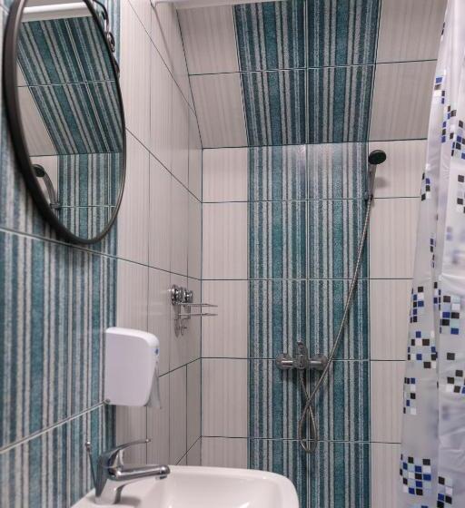 تختخواب و صبحانه Adventure Farm