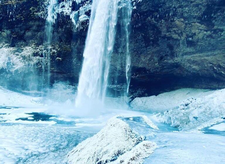 تختخواب و صبحانه Dimon