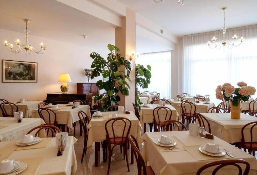 فندق De La Ville