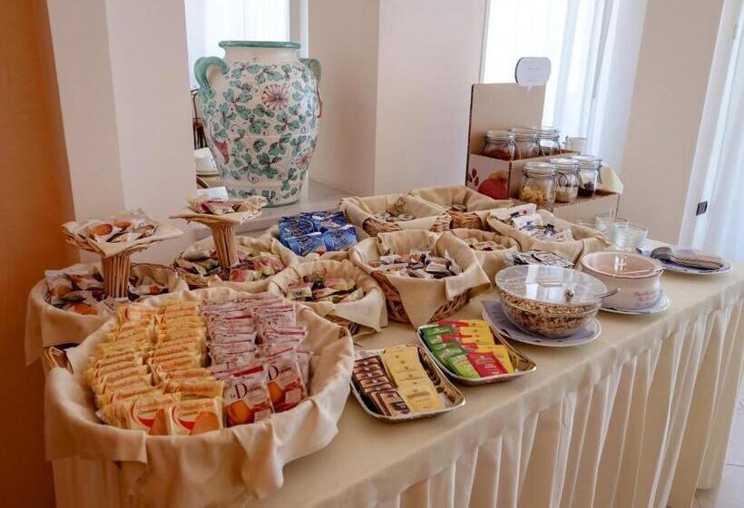 فندق De La Ville