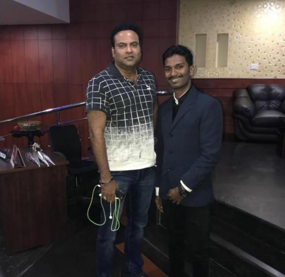 فندق Empire Residency