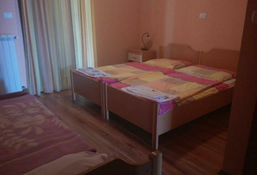 هتل Farm Stay File