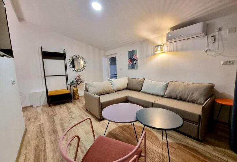 هتل Laguna Beach Club Bazaleti Lake