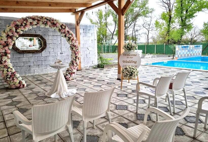 هتل Laguna Beach Club Bazaleti Lake