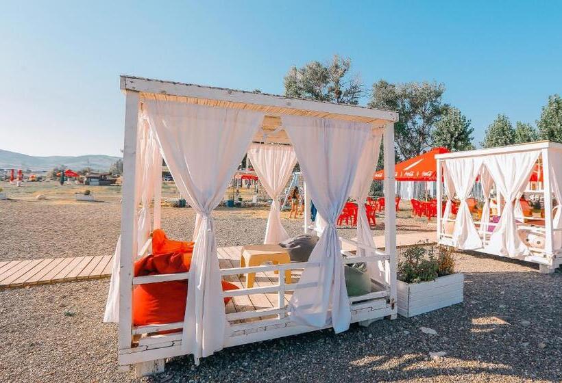 هتل Laguna Beach Club Bazaleti Lake