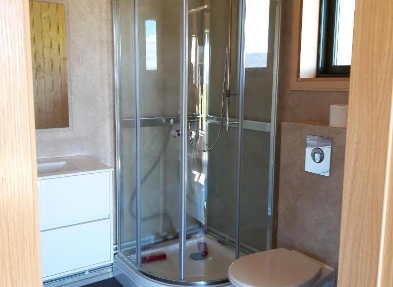 هتل Miðhvammur Farm Stay