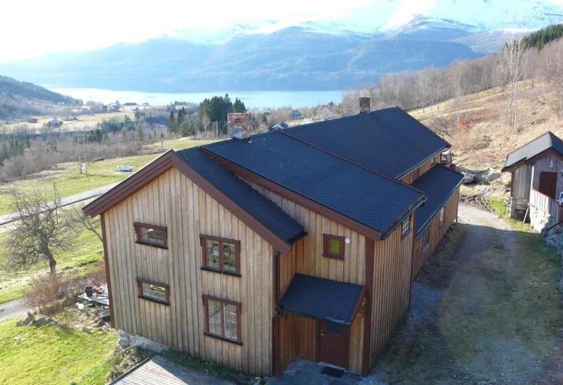 فندق Staurset Gård