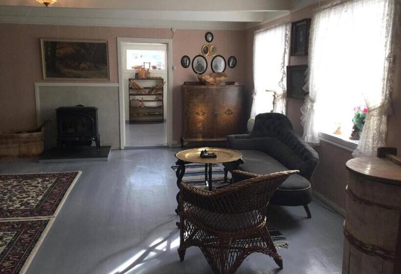 فندق Staurset Gård