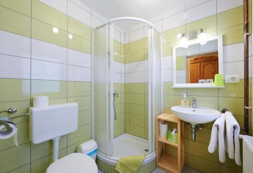 هتل Turistična Kmetija Stoglej