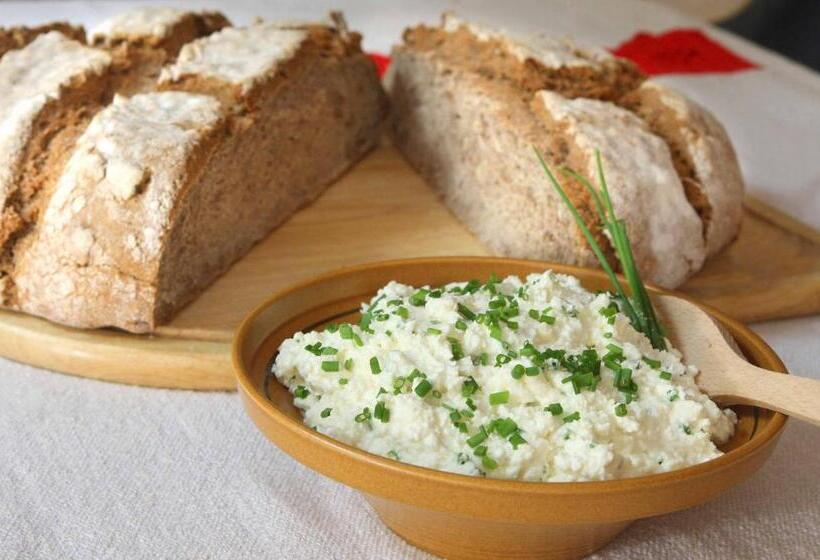 هتل Turistična Kmetija Stoglej