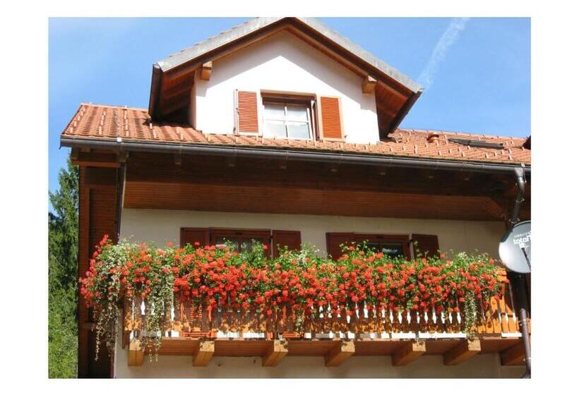 هتل Turistična Kmetija Stoglej