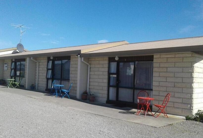 Moeraki Boulders Motel